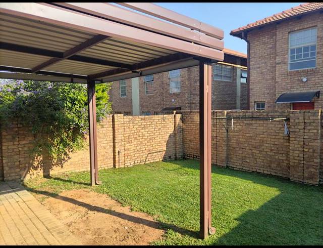 4 BEDROOM TOWNHOUSE FOR SALE IN HAZELDEAN